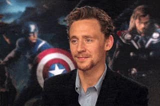 Tom Hiddleston en plein fou rire