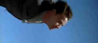Keanu Reeves en plein vol dans le film Point Break.